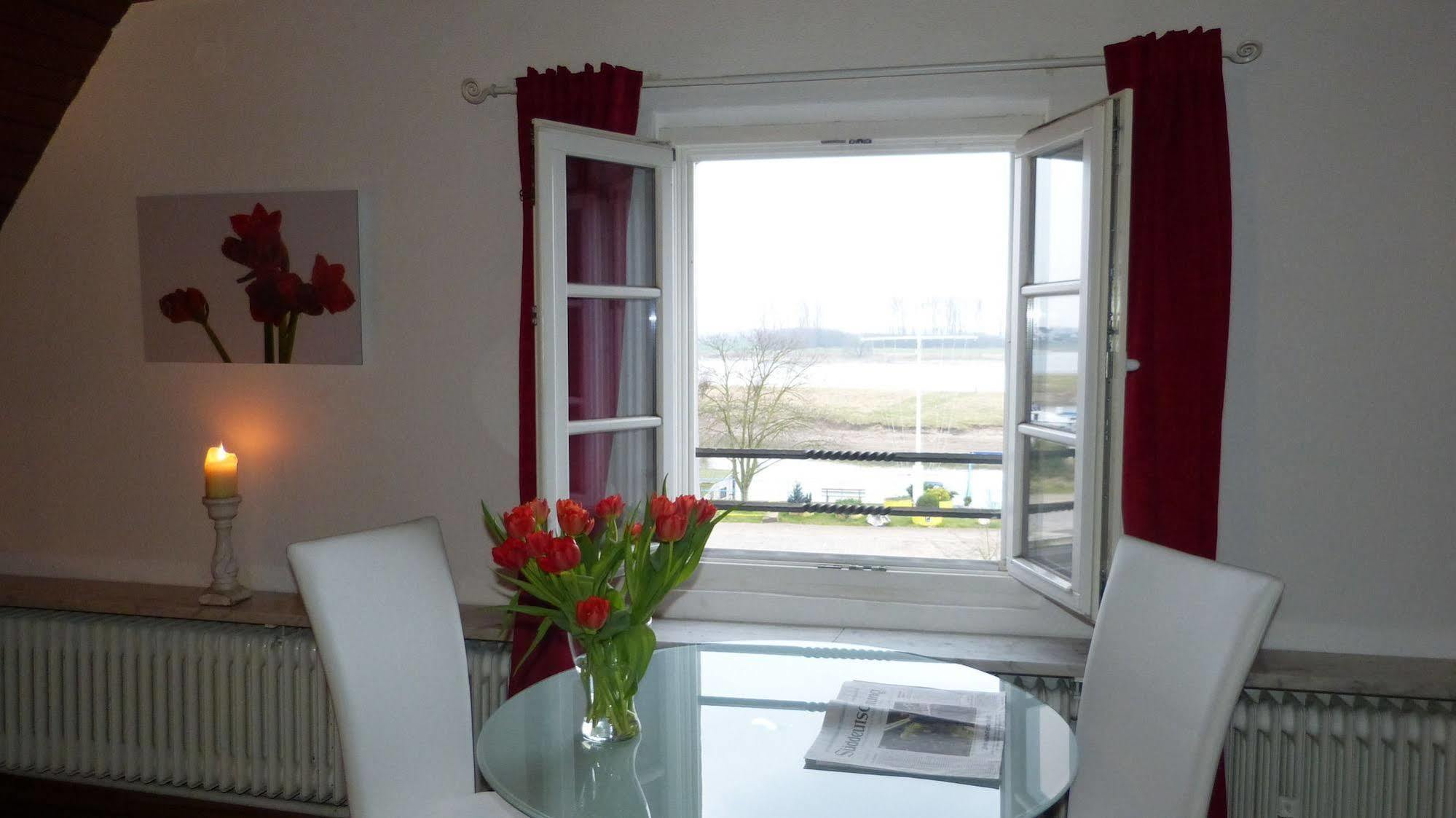 Rhein River Guesthouse - Direkt Am Rhein Leverkusen Luaran gambar