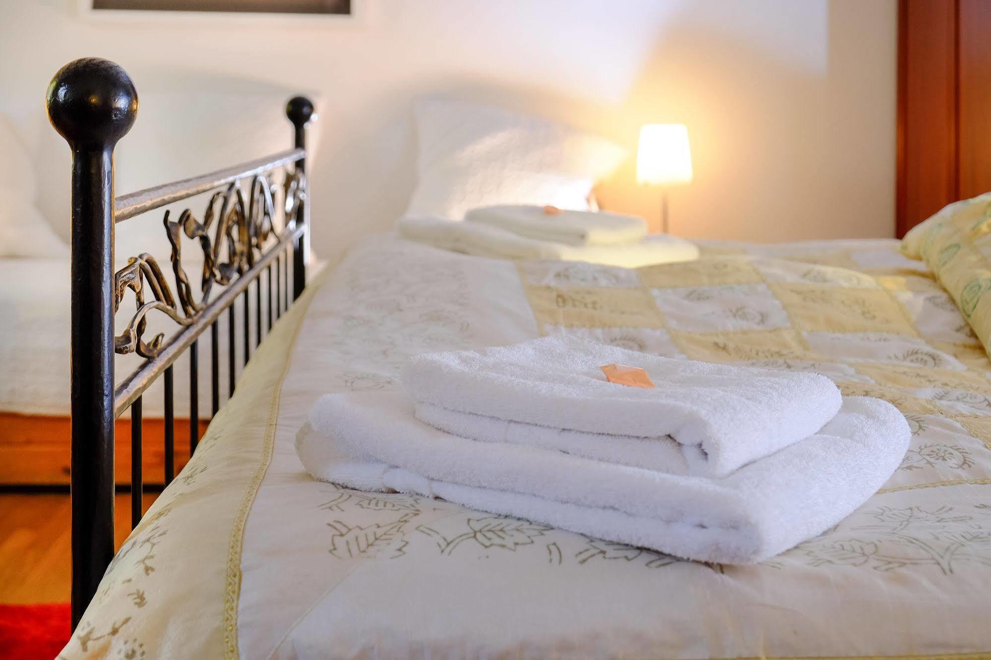 Rhein River Guesthouse - Direkt Am Rhein Leverkusen Luaran gambar