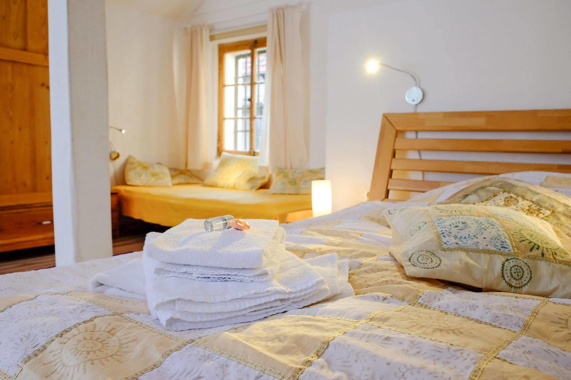 Rhein River Guesthouse - Direkt Am Rhein Leverkusen Luaran gambar