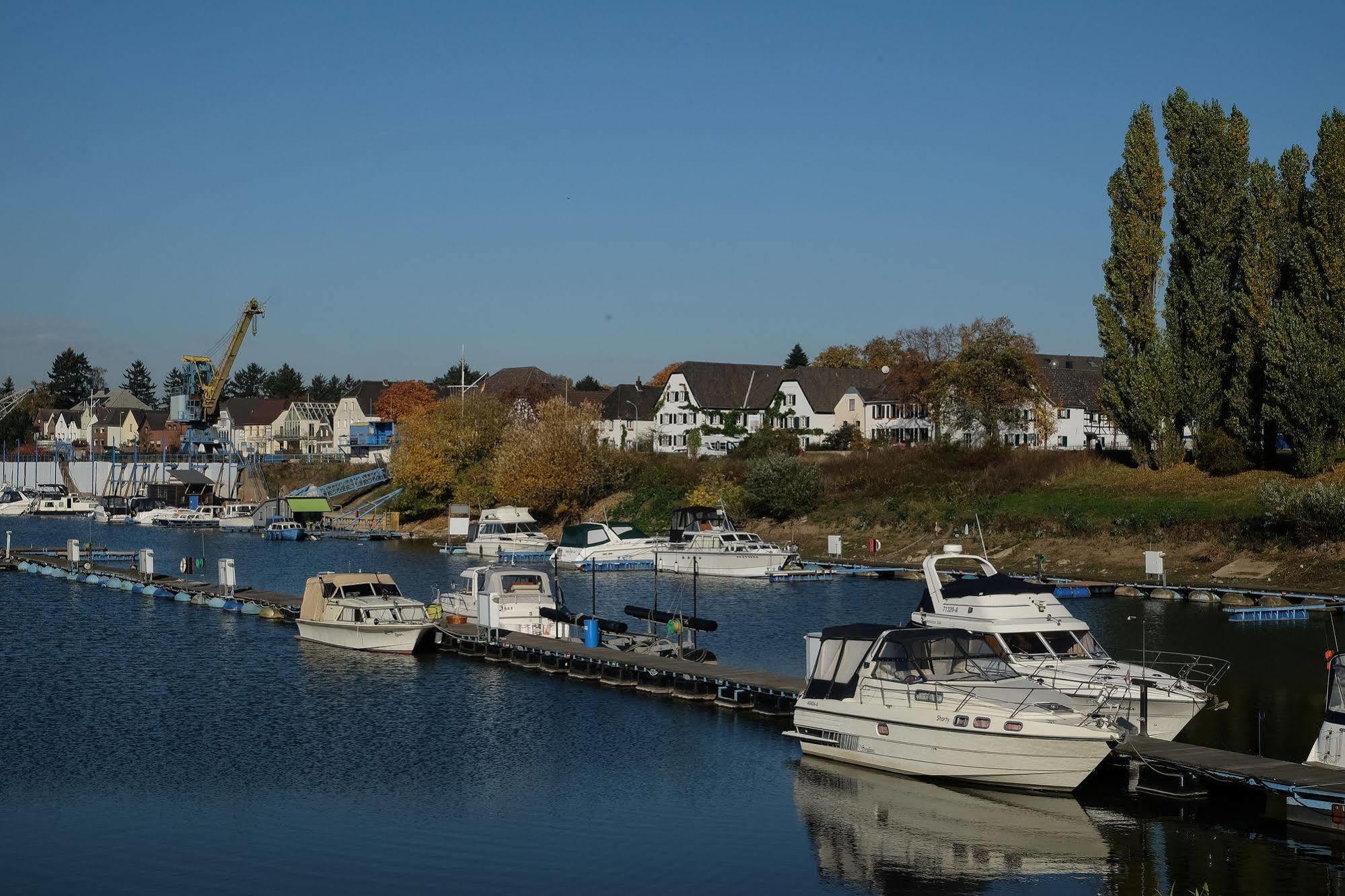 Rhein River Guesthouse - Direkt Am Rhein Leverkusen Luaran gambar